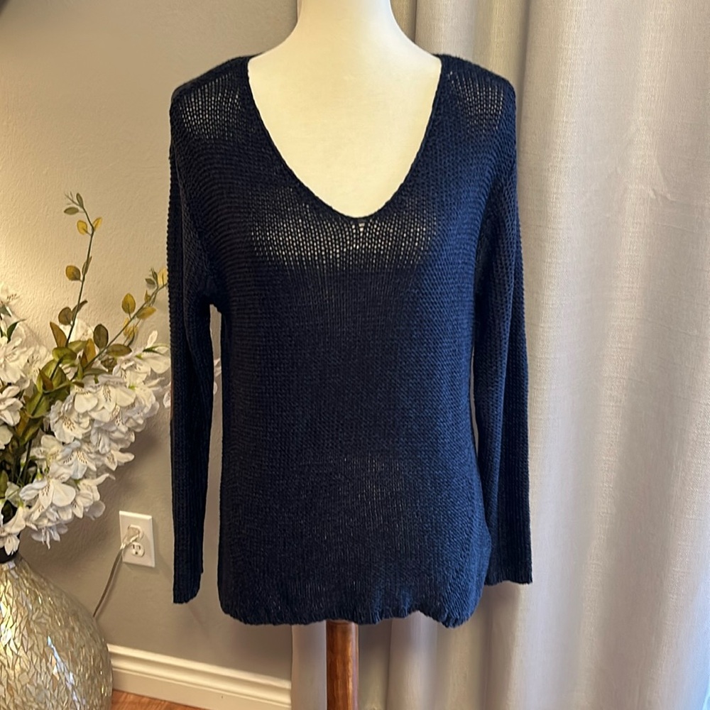 RDI Women's V-Neck Sweater - Black